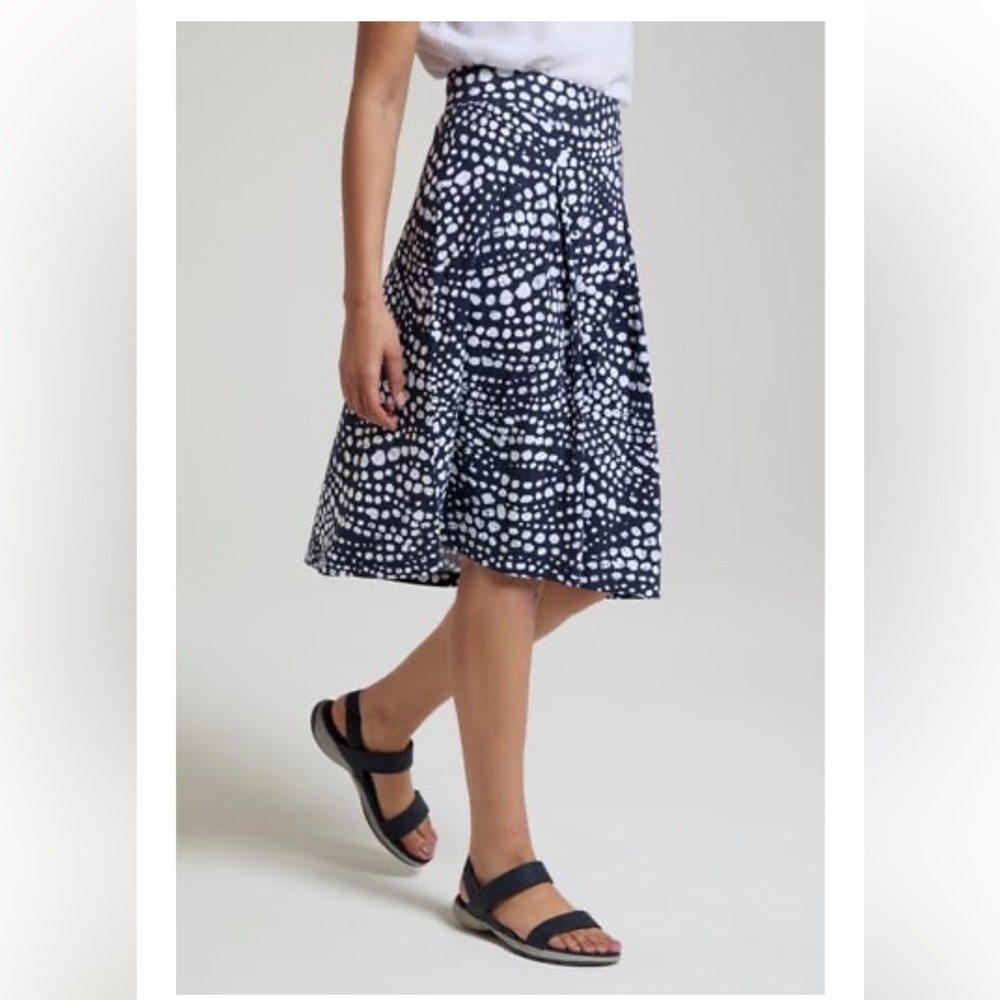 Mountain Warehouse jersey skirt size 8